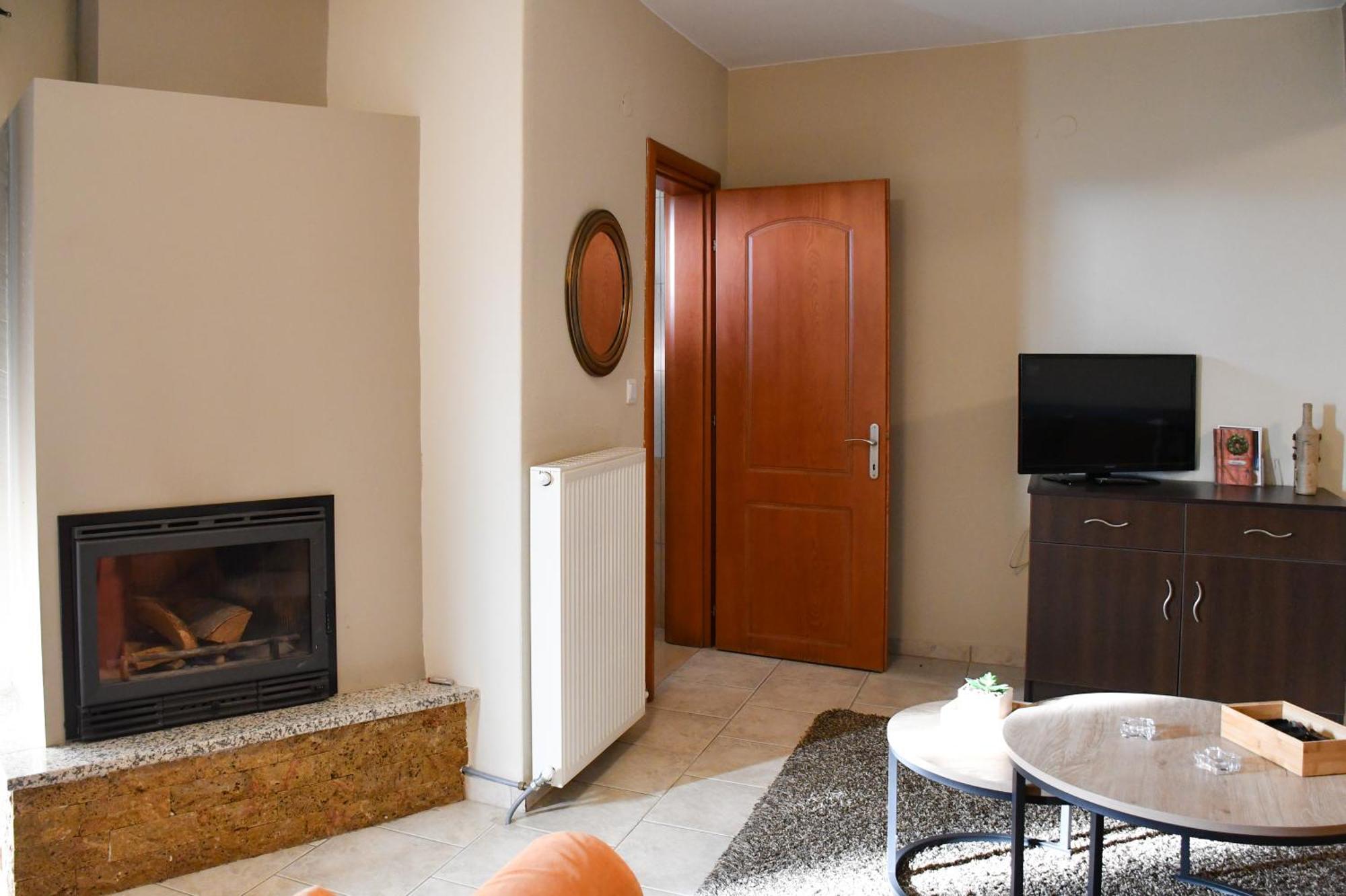 Toula Rooms Ángistron 外观 照片