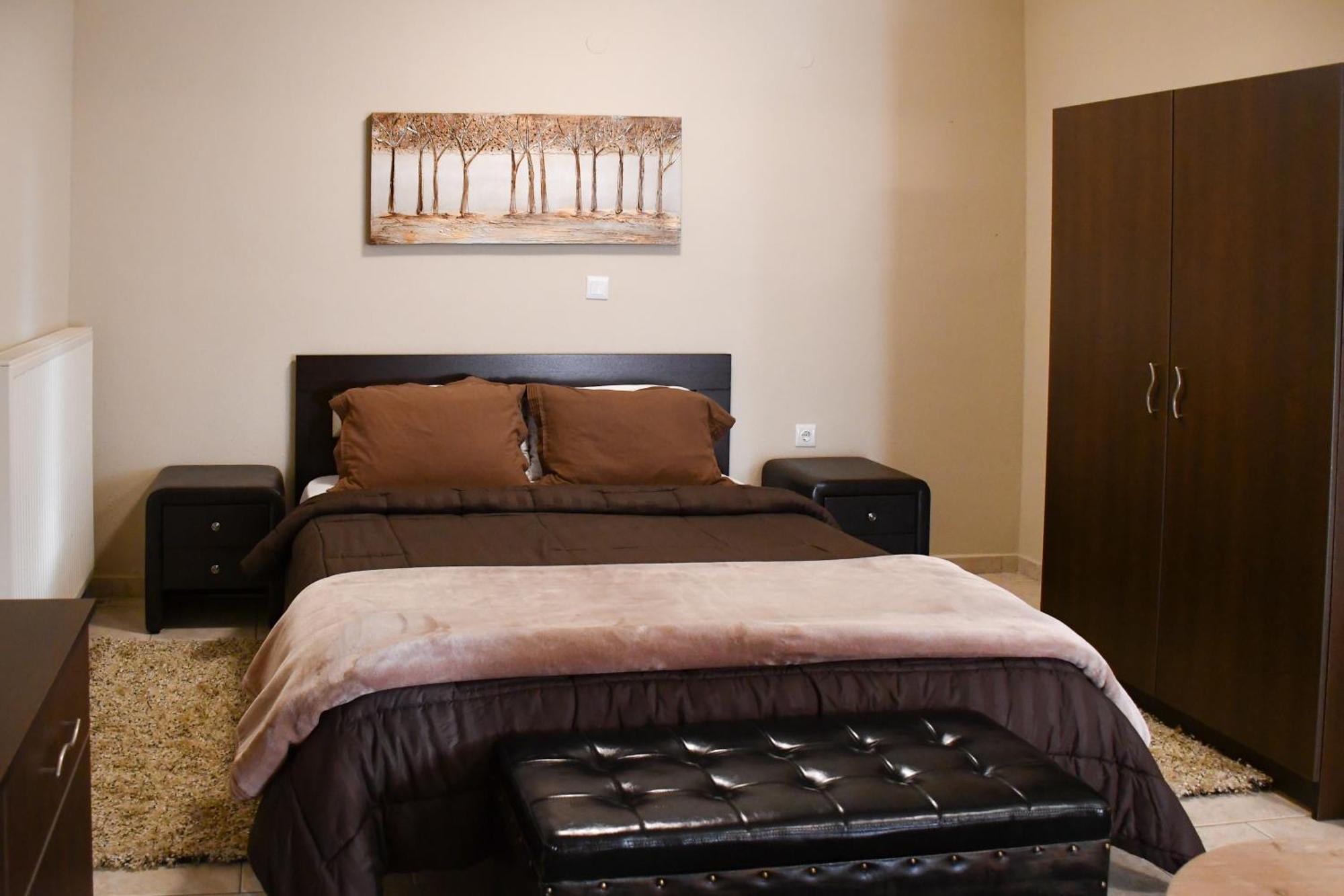 Toula Rooms Ángistron 外观 照片