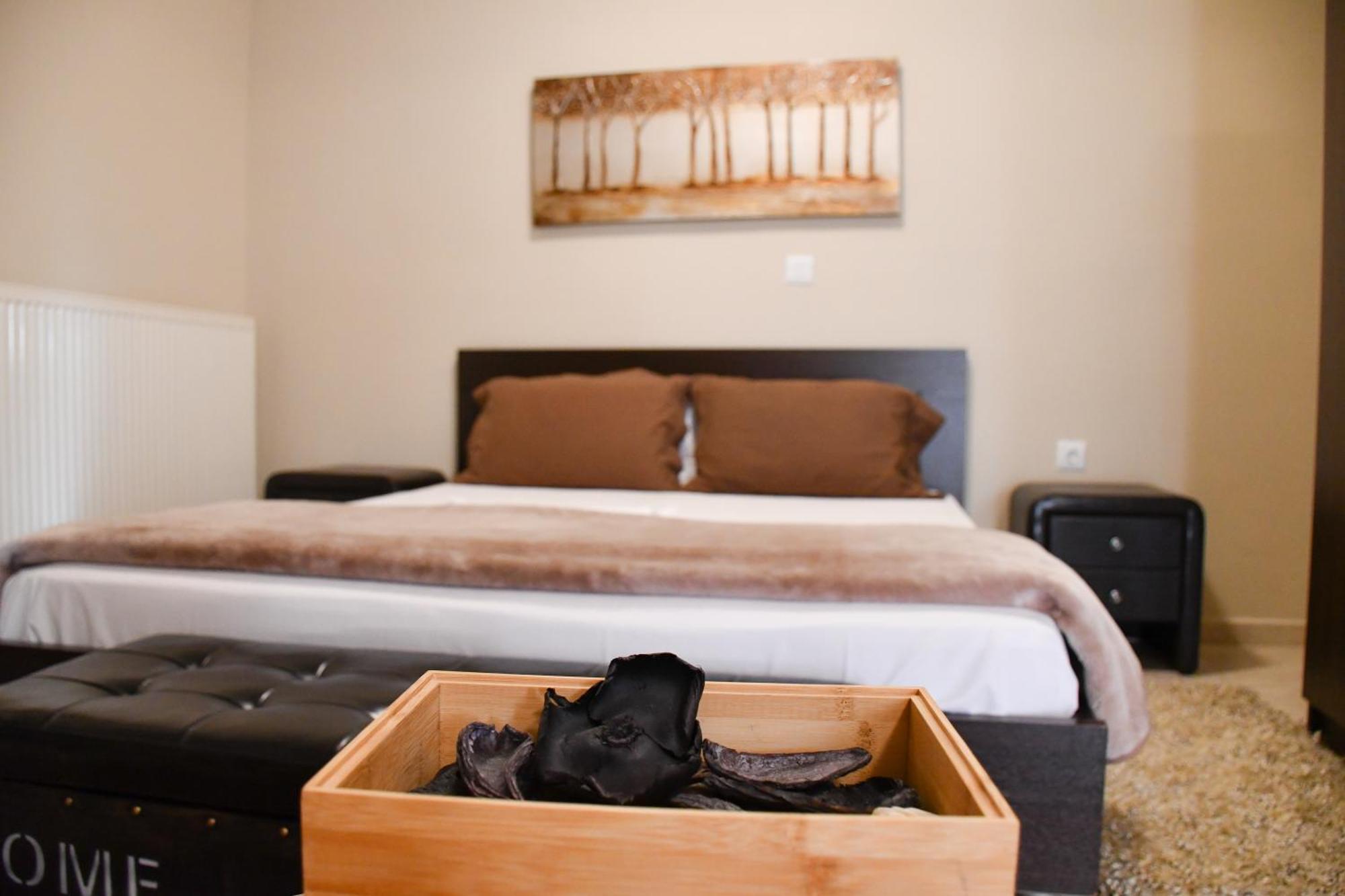 Toula Rooms Ángistron 外观 照片