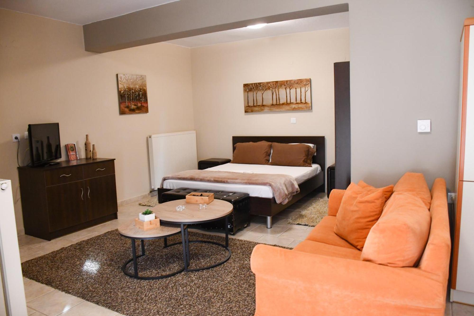 Toula Rooms Ángistron 外观 照片