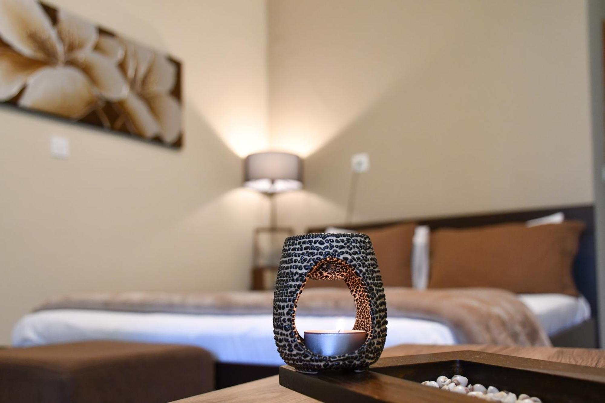 Toula Rooms Ángistron 外观 照片