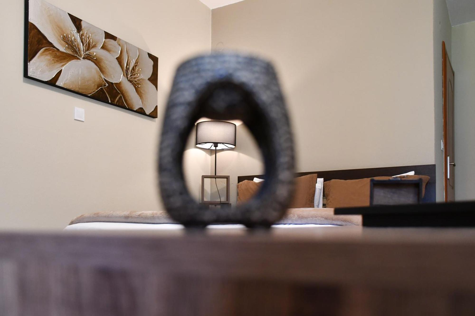 Toula Rooms Ángistron 外观 照片