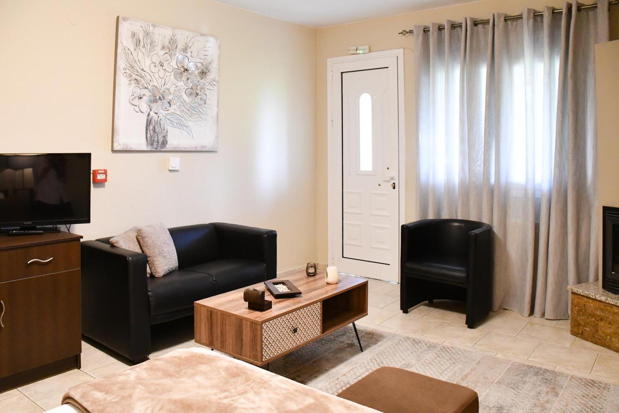 Toula Rooms Ángistron 外观 照片