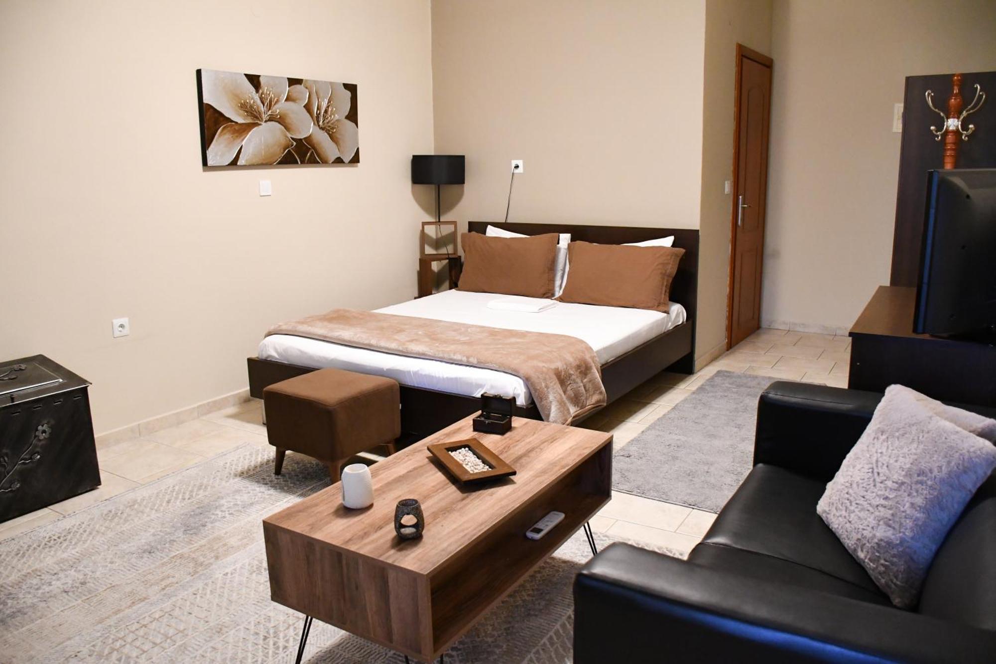 Toula Rooms Ángistron 外观 照片