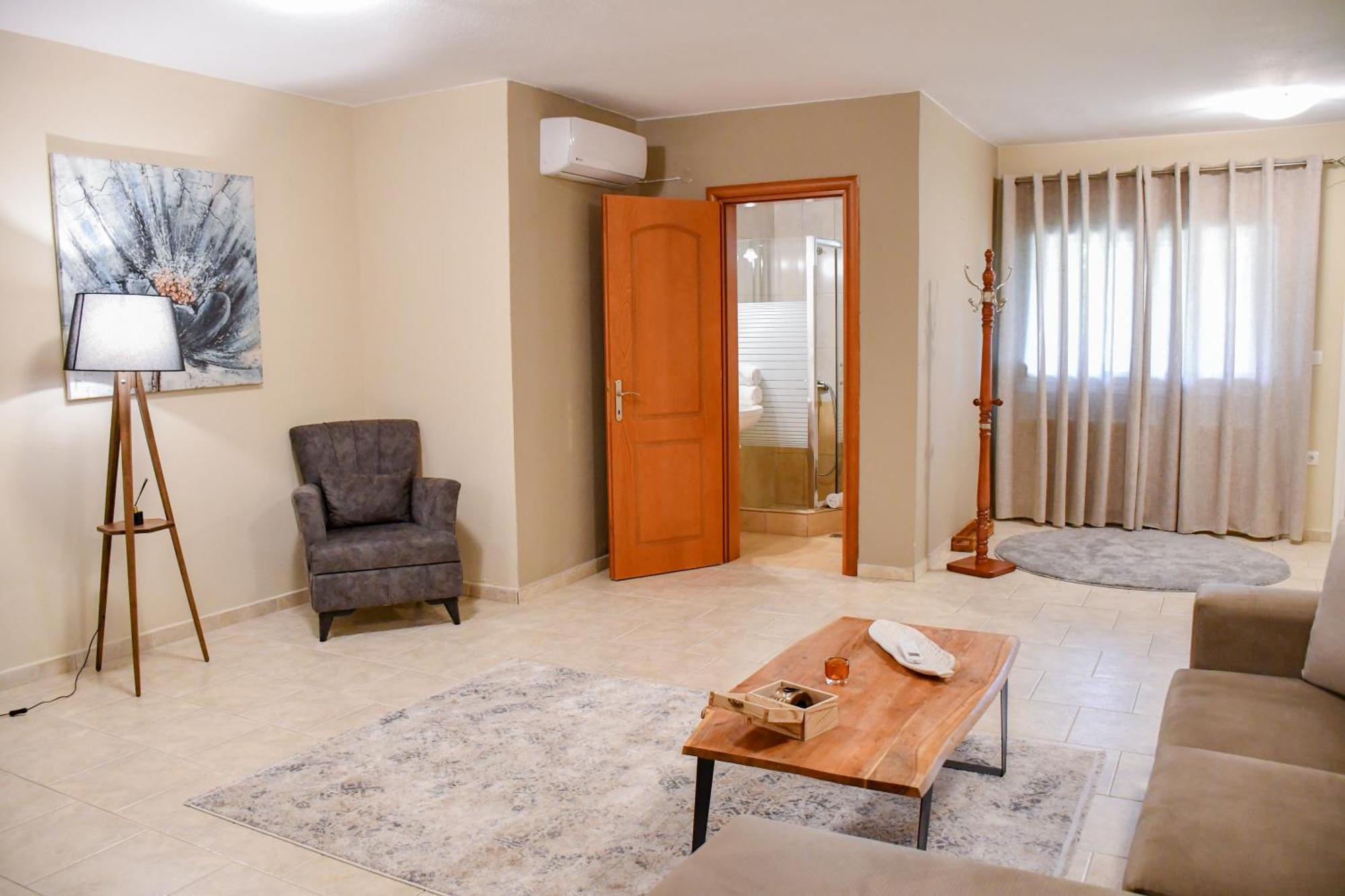 Toula Rooms Ángistron 外观 照片